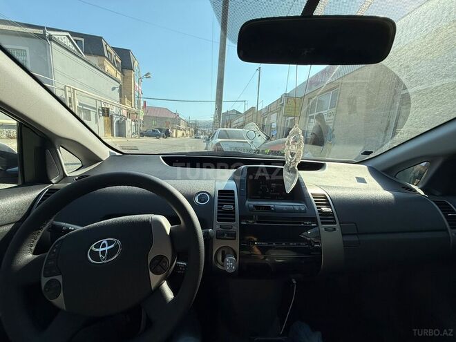Toyota Prius-3