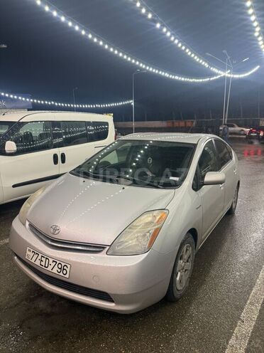 Toyota Prius-12