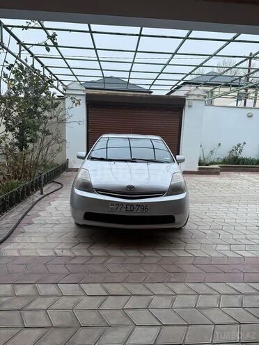 Toyota Prius-4