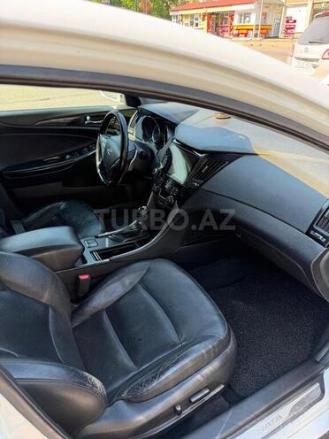 Hyundai Sonata-8
