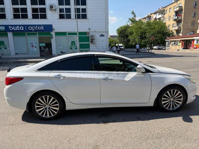 Hyundai Sonata-6