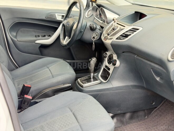 Ford Fiesta-9