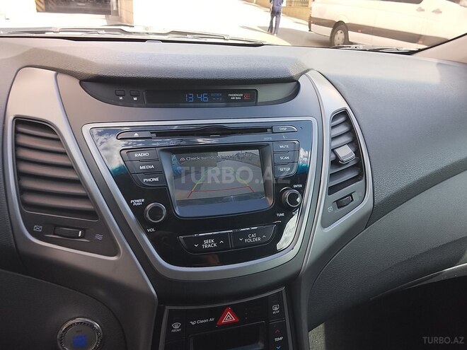 Hyundai Elantra-7