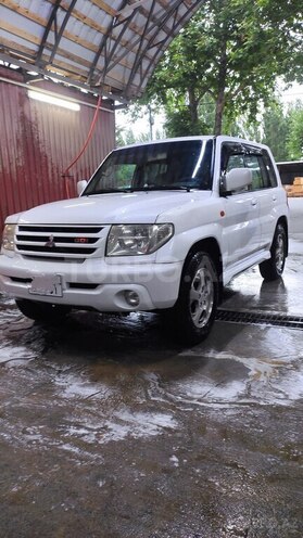 Mitsubishi Pajero io-1
