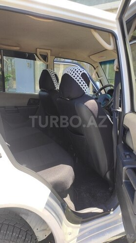 Mitsubishi Pajero io-5