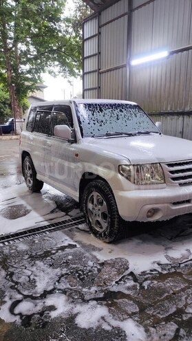 Mitsubishi Pajero io-11