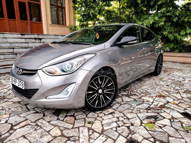 Hyundai Elantra-6