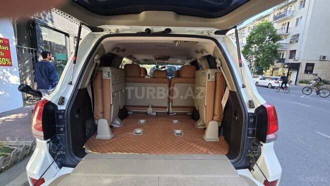 Toyota Land Cruiser-7