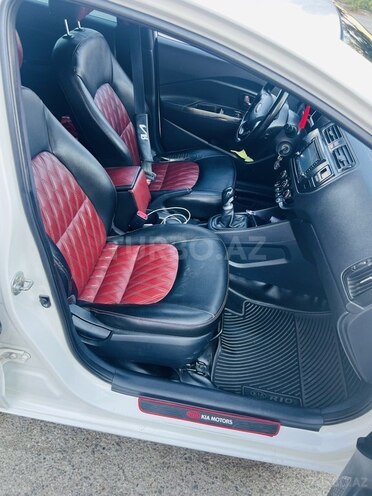 Kia Rio-7