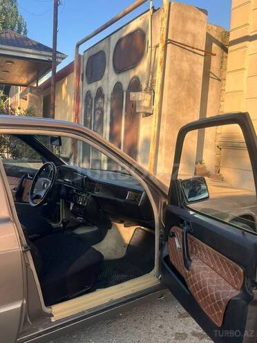 Mercedes 190-7