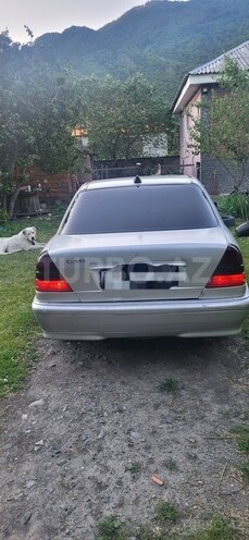 Mercedes C 200-2