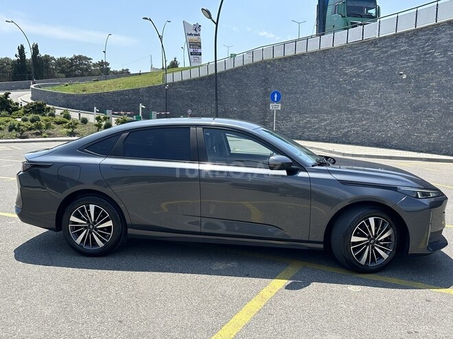 Changan Qiyuan A05-3