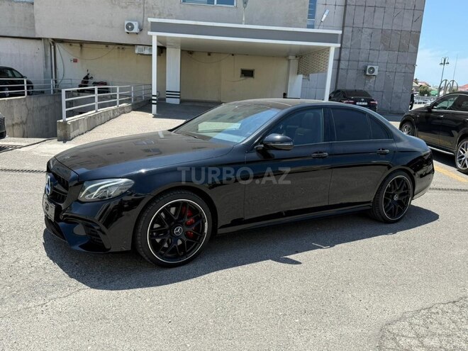 Mercedes E 300 4MATIC-2