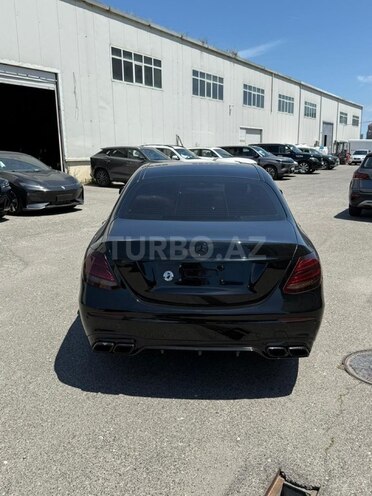 Mercedes E 300 4MATIC-4