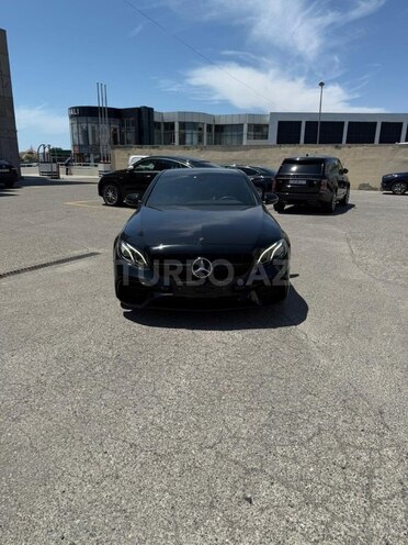 Mercedes E 300 4MATIC-1