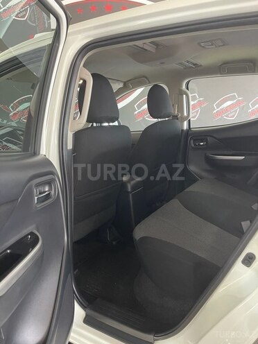 Mitsubishi L200-9