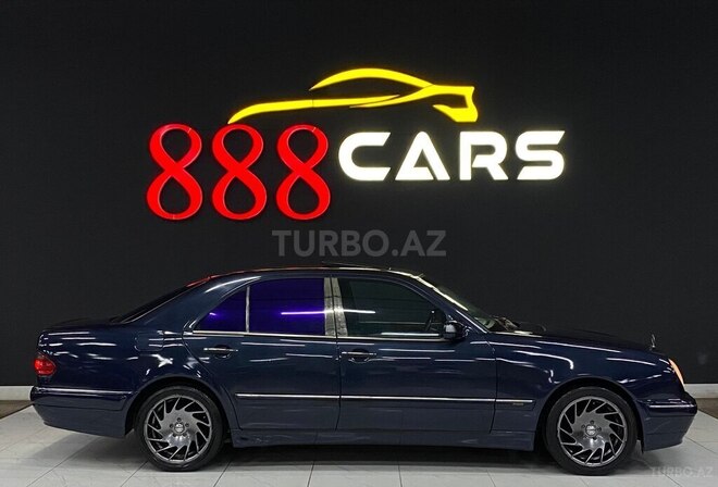 Mercedes E 240-4