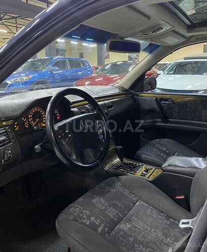 Mercedes E 240-9