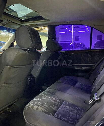 Mercedes E 240-10