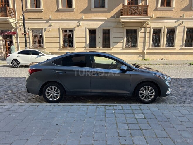 Hyundai Accent-3
