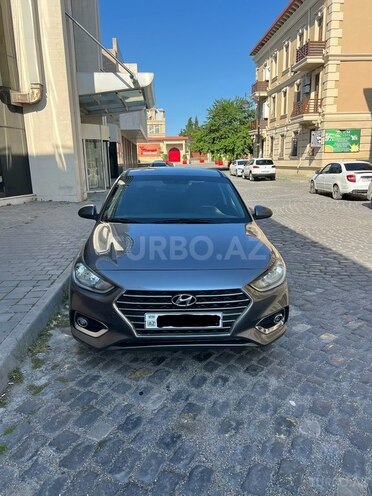 Hyundai Accent-1