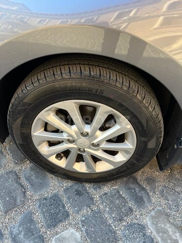 Hyundai Accent-9