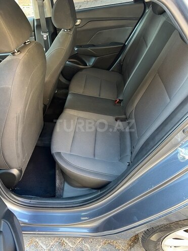 Hyundai Accent-8