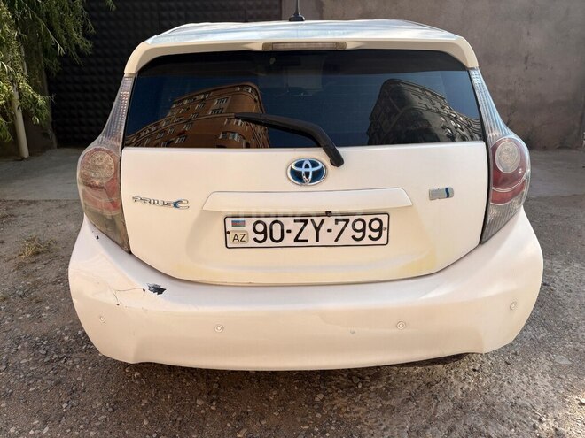 Toyota Prius C-2