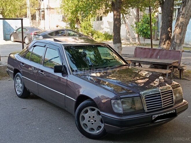 Mercedes 220 E-3
