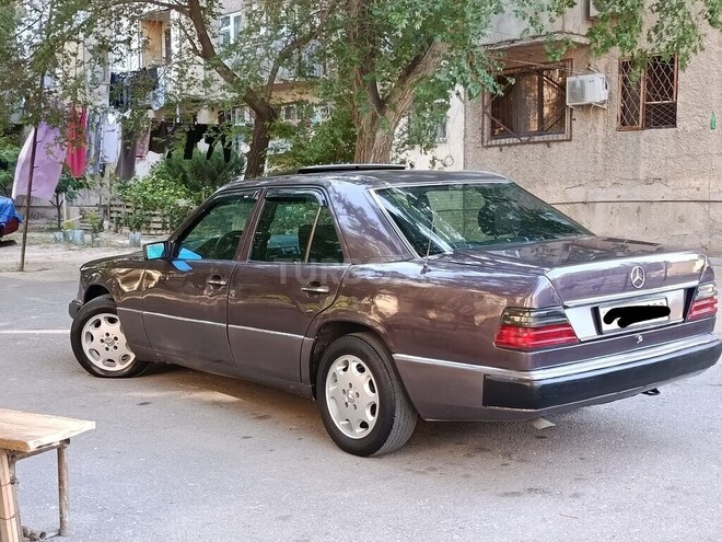 Mercedes 220 E-4