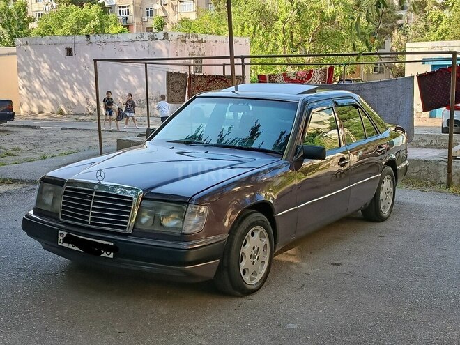 Mercedes 220 E-6