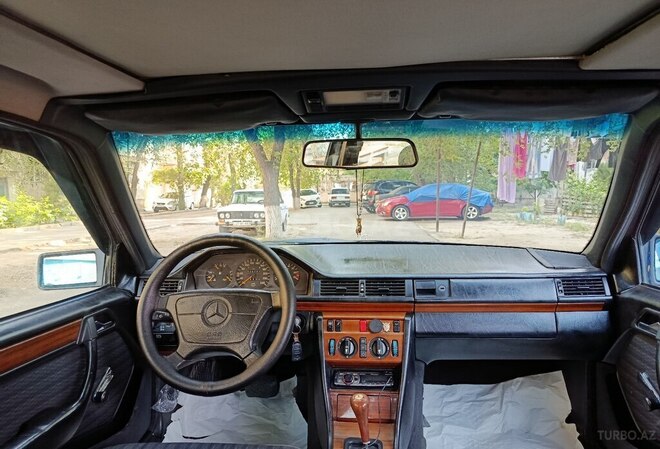 Mercedes 220 E-7