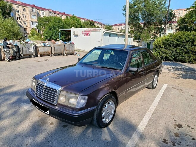 Mercedes 220 E-14