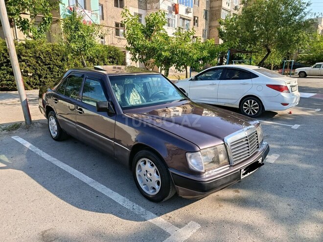 Mercedes 220 E-15