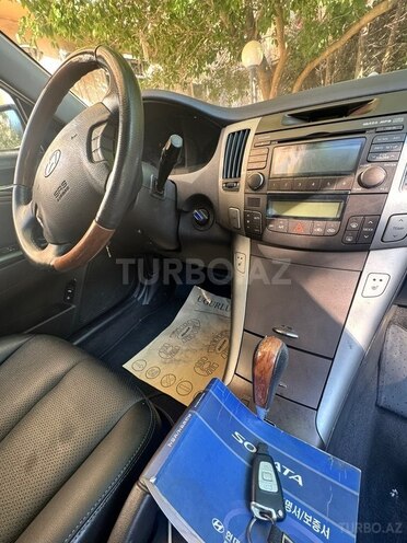 Hyundai Sonata-8