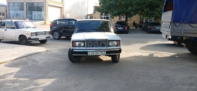 LADA (VAZ) 2107-1