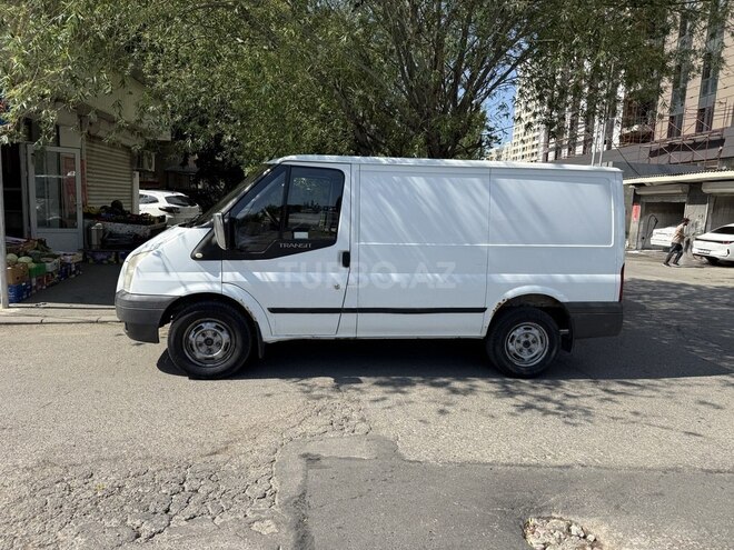 Ford Transit-3