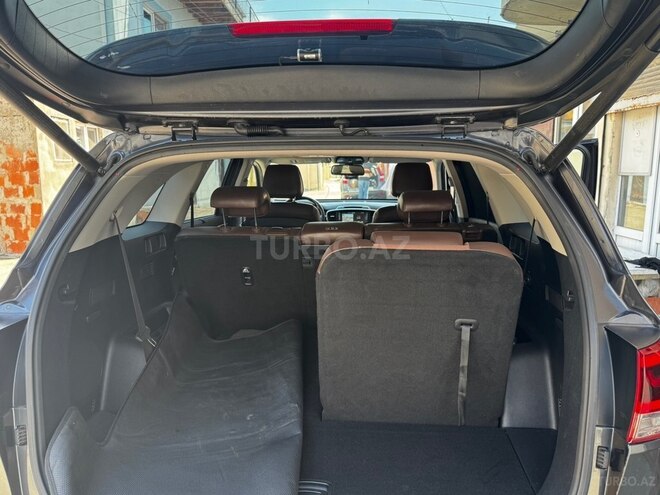 Kia Sorento-16