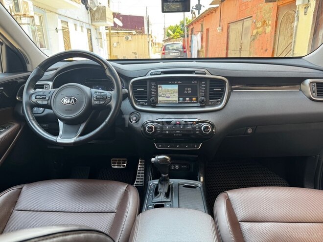 Kia Sorento-12