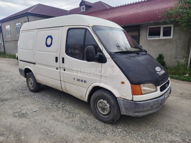 Ford Transit-4