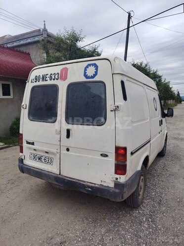 Ford Transit-6