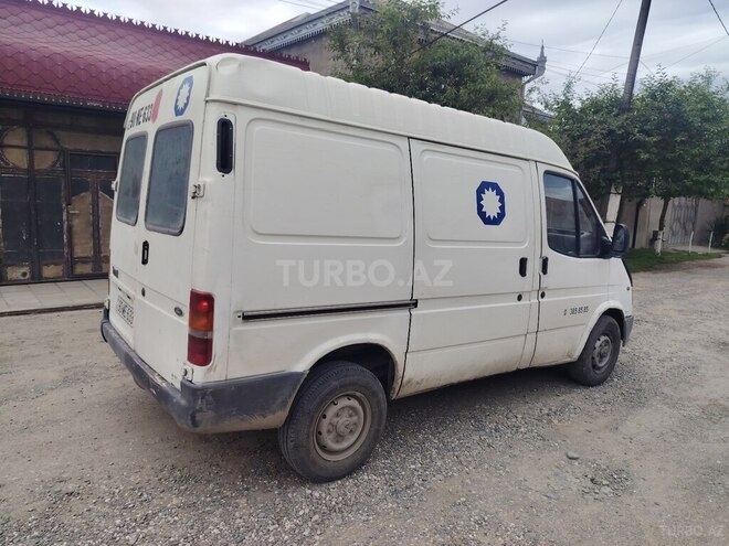 Ford Transit-5