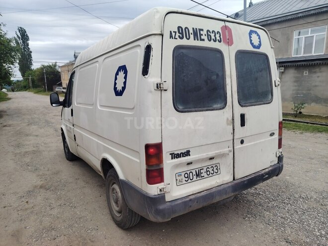 Ford Transit-10