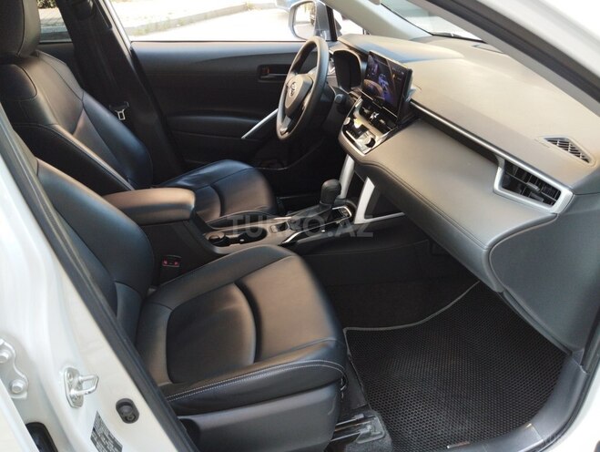 Toyota Corolla Cross-8