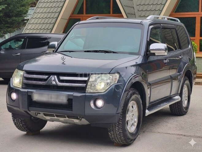 Mitsubishi Pajero-2