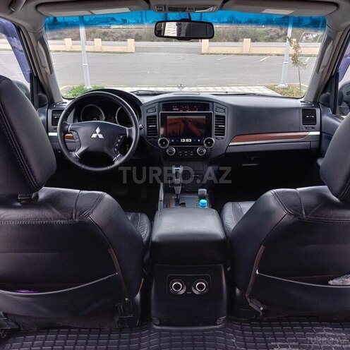 Mitsubishi Pajero-6