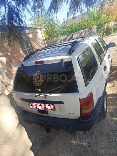 Jeep Grand Cherokee-2