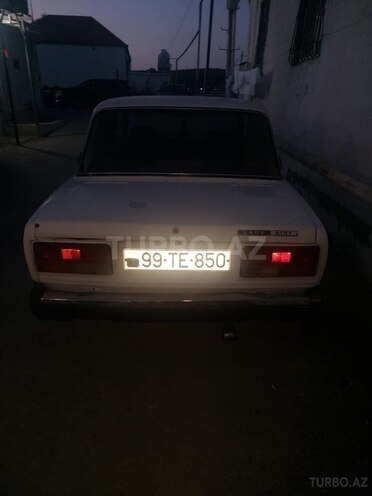 LADA (VAZ) 2107-2