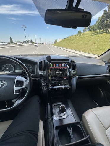 Toyota Land Cruiser-8