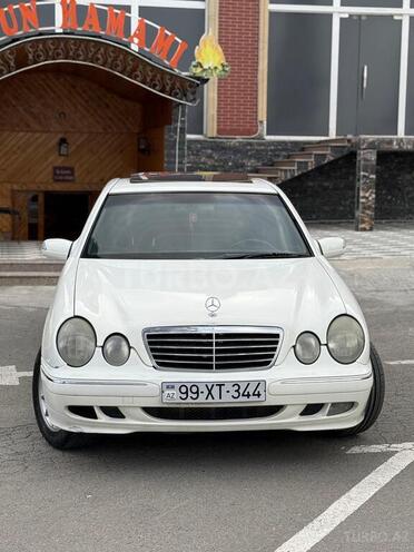 Mercedes E 280-1